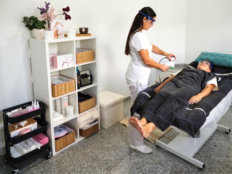 Depilación con cera en el centro de estética Bellamar en Poio